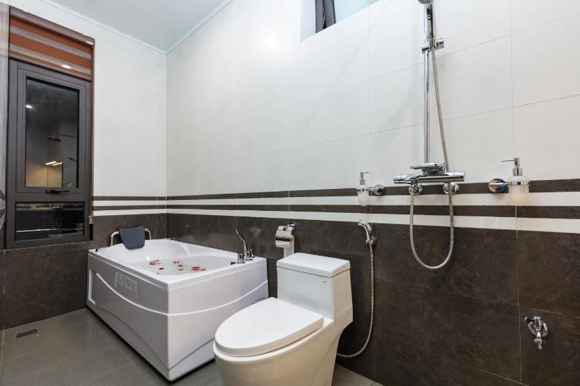 Phòng 3 Người Nhìn Ra Thành Phố Phòng 3 Người Nhìn Ra Thành Phố