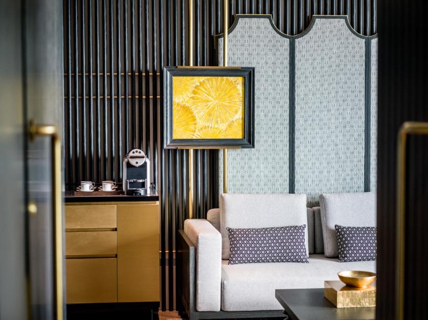 Suite Deluxe Có Giường Cỡ King Nhìn Ra Biển Suite Deluxe Có Giường Cỡ King Nhìn Ra Biển