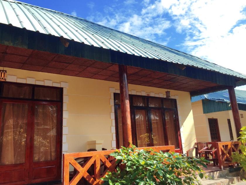 Bungalow Grand Nhìn ra Vườn