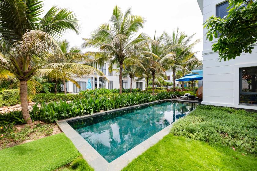 Biệt Thự 3 Phòng Ngủ Có Hồ Bơi Riêng Và Tầm Nhìn Ra Vườn Biệt Thự 3 Phòng Ngủ Có Hồ Bơi Riêng Và Tầm Nhìn Ra Vườn