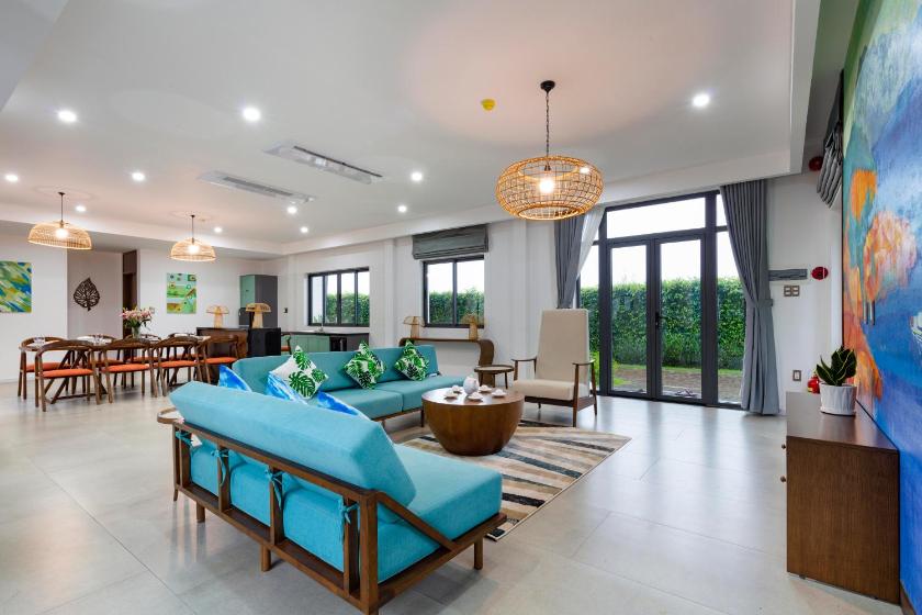 Biệt Thự 4 Phòng Ngủ Có Hồ Bơi Riêng Và Tầm Nhìn Ra Vườn Biệt Thự 4 Phòng Ngủ Có Hồ Bơi Riêng Và Tầm Nhìn Ra Vườn