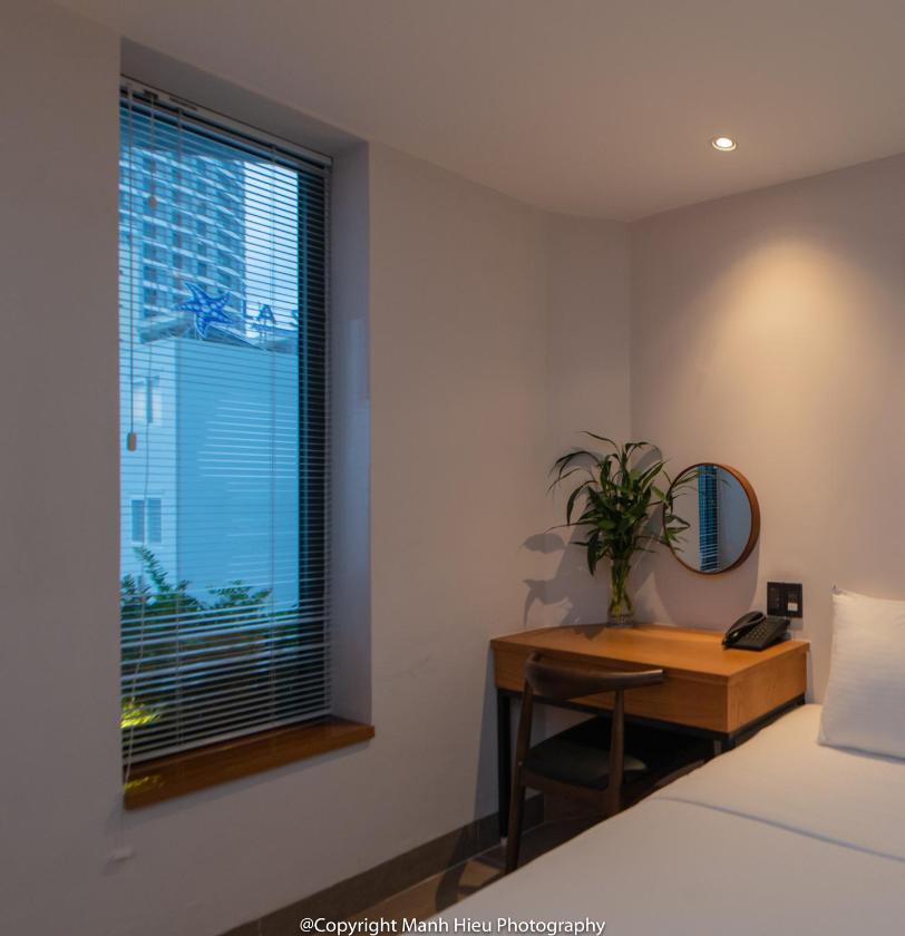 Deluxe Twin Room (1 Double Bed & 1 Single Bed)