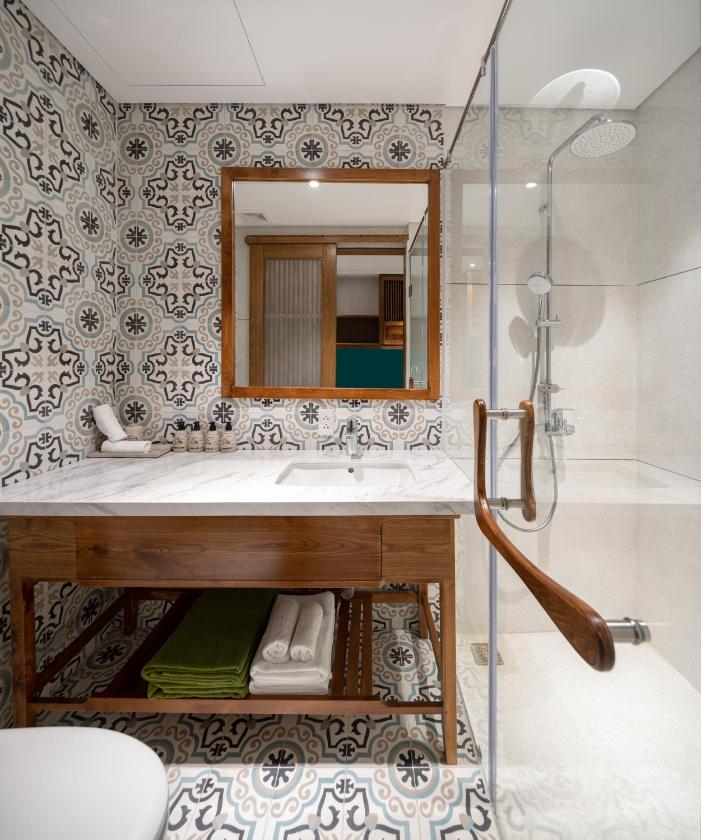 Deluxe Studio with Koi and Pool View Deluxe Studio with Koi and Pool View