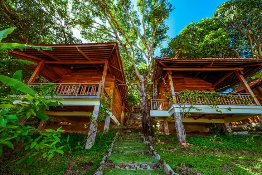 Beach Front Bungalow - Free all Minibar