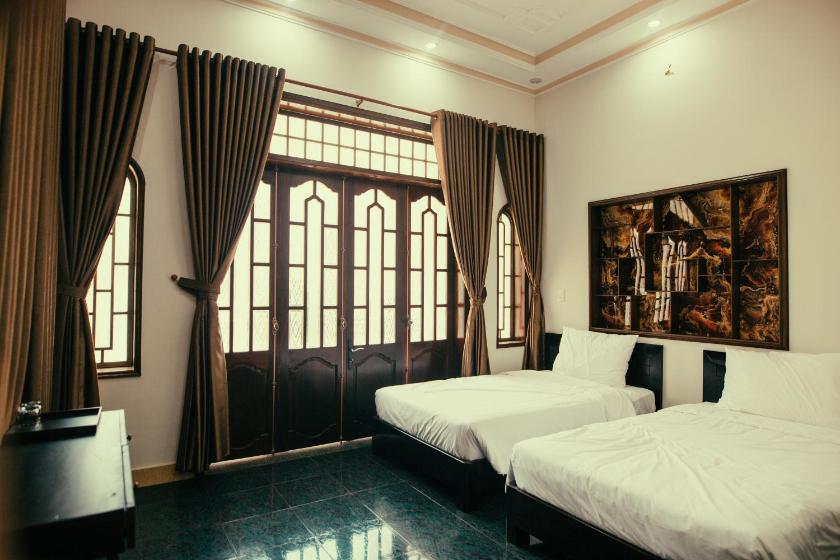 Phòng Deluxe Giường Đôi Có Ban Công
