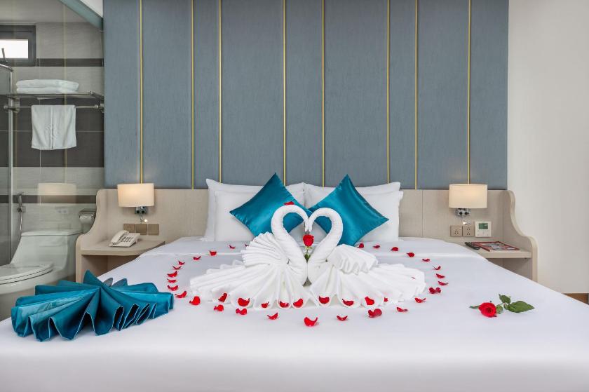 Phòng Deluxe Giường Đôi Nhìn Ra Thành Phố Phòng Deluxe Giường Đôi Nhìn Ra Thành Phố