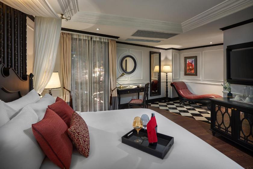 Suite Deluxe Có Giường Cỡ King