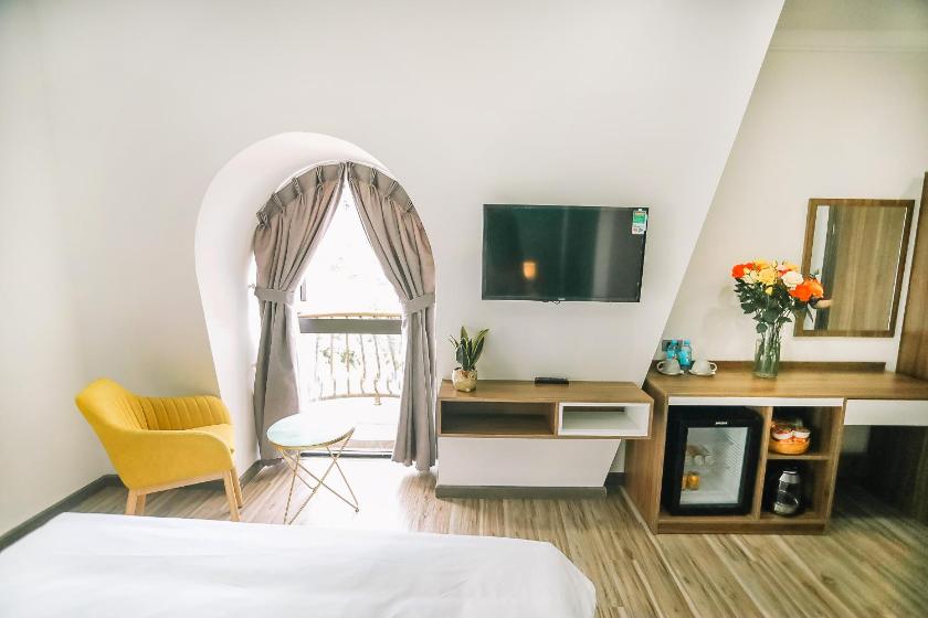 Phòng Deluxe Giường Đôi Có Bồn Tắm