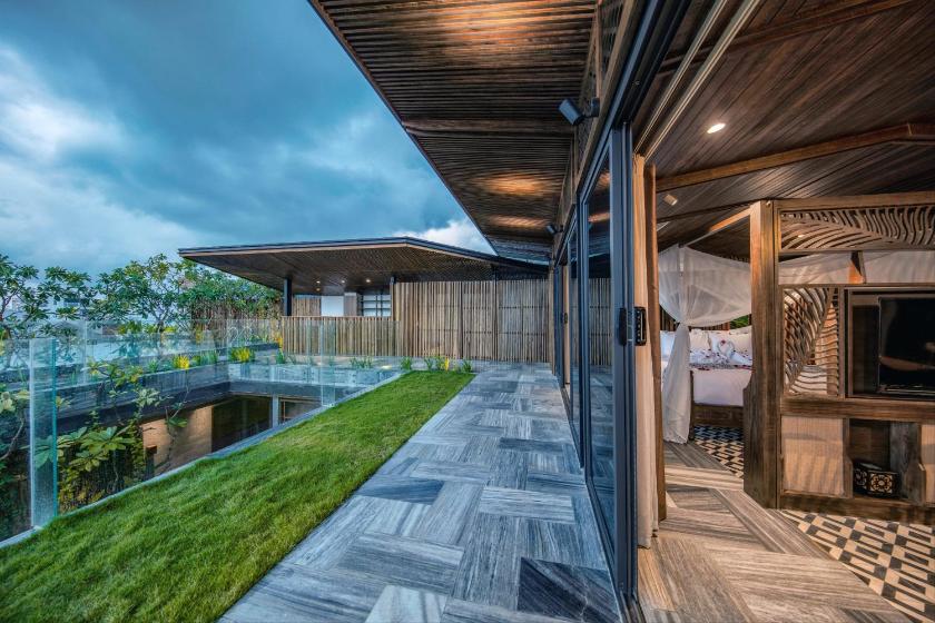 Căn Hộ Nhìn Ra Hồ Bơi  Căn Hộ Nhìn Ra Hồ Bơi