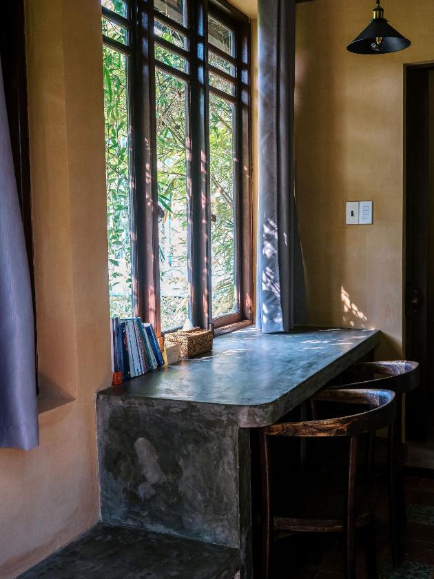 Suite Nhìn Ra Sông