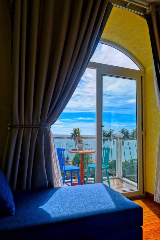Phòng Deluxe Giường Đôi Với Ban Công và Tầm Nhìn Ra Biển