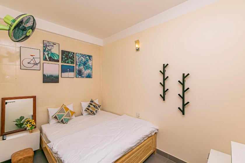 Phòng Deluxe (2 Người lớn + 1 Trẻ em) Phòng Deluxe (2 Người lớn + 1 Trẻ em)