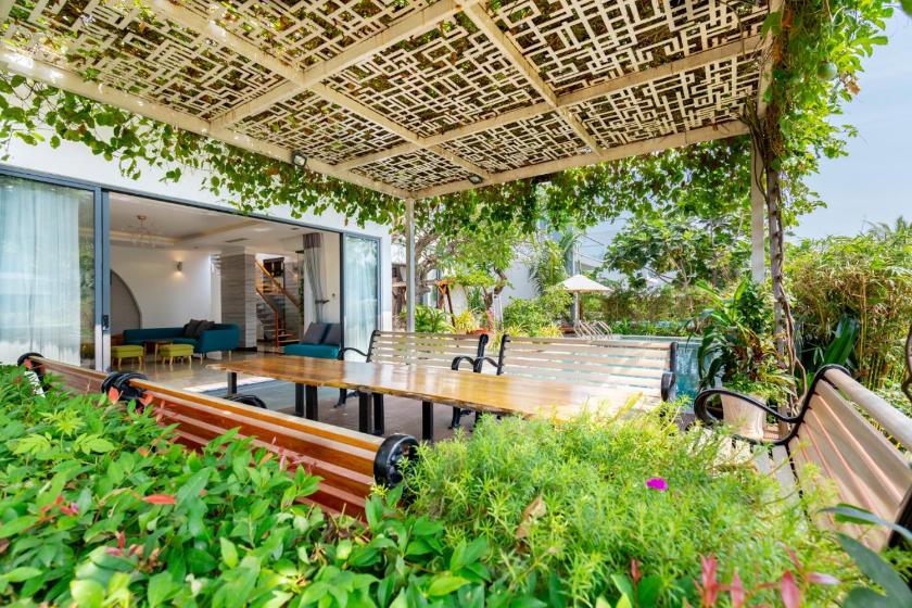 Biệt Thự Có Hồ Bơi Riêng Biệt Thự Có Hồ Bơi Riêng