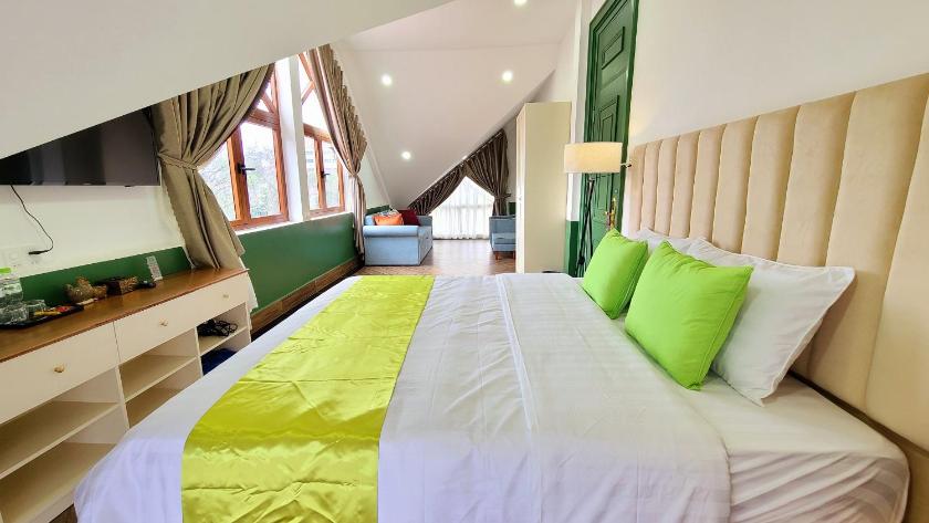 Superior King Room - Attic Superior King Room - Attic