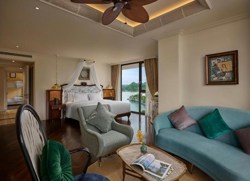 Suite Deluxe Có Giường Cỡ King Và Giường Tầng