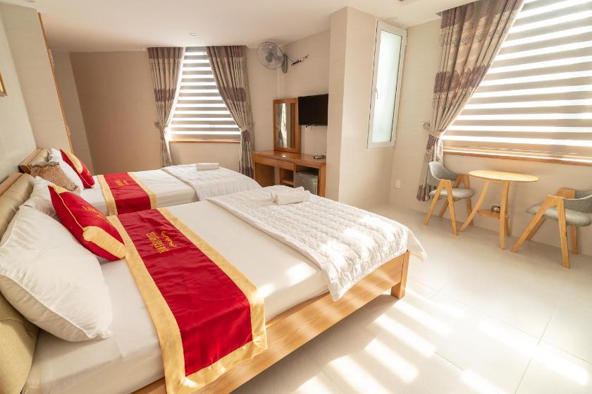 Phòng Giường đôi Deluxe (2 Người lớn + 1 Trẻ em) Phòng Giường đôi Deluxe (2 Người lớn + 1 Trẻ em)