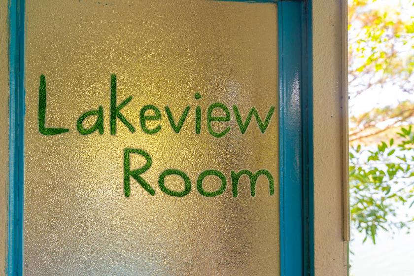 Phòng Giường Đôi Nhìn Ra Hồ Nước