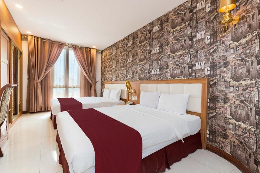 Suite Gia Đình Deluxe