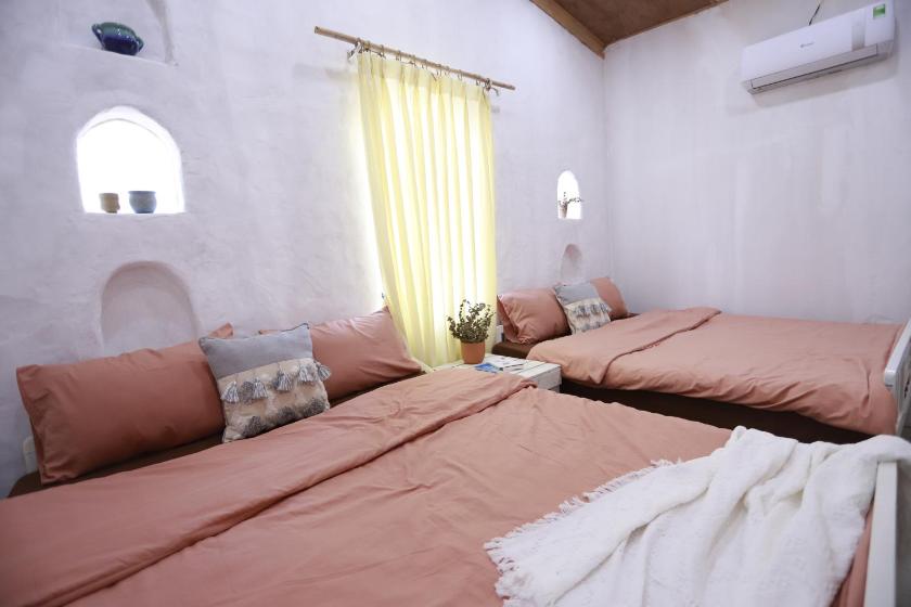 Phòng 4 người nhìn ra vườn Phòng 4 người nhìn ra vườn