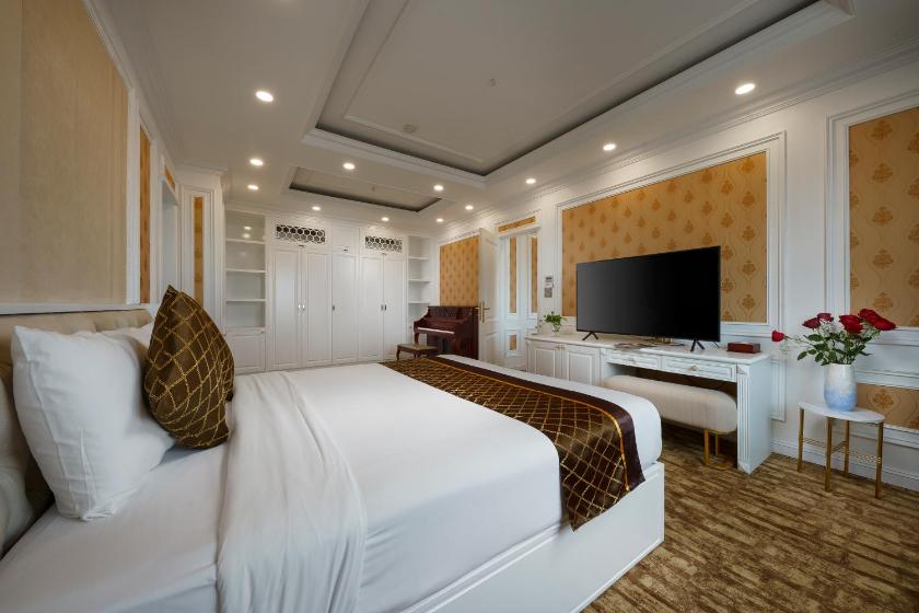 Suite Deluxe Có Giường Cỡ King