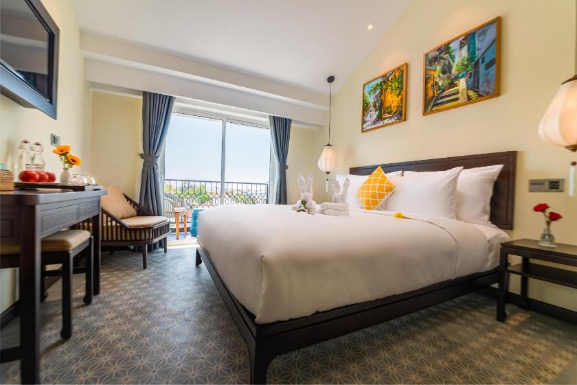 Junior Suite Terrace with City View