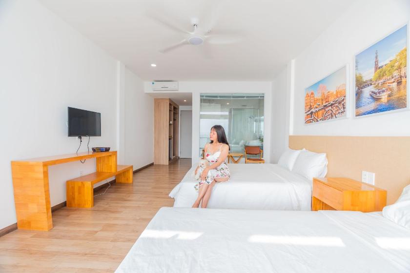 Phòng 4 Người Có Ban Công