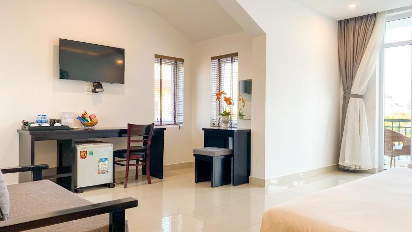 Suite 3 Người Có Ban Công Và Nhìn Ra Sông Suite 3 Người Có Ban Công Và Nhìn Ra Sông