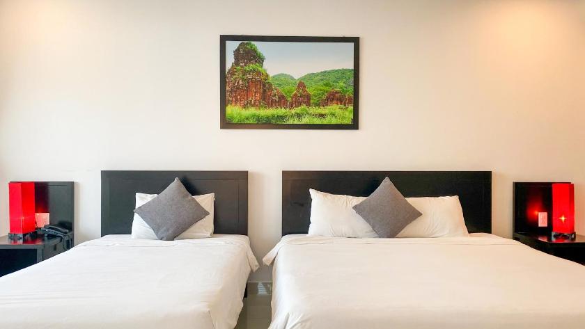 Suite 3 Người Có Ban Công Và Nhìn Ra Sông Suite 3 Người Có Ban Công Và Nhìn Ra Sông