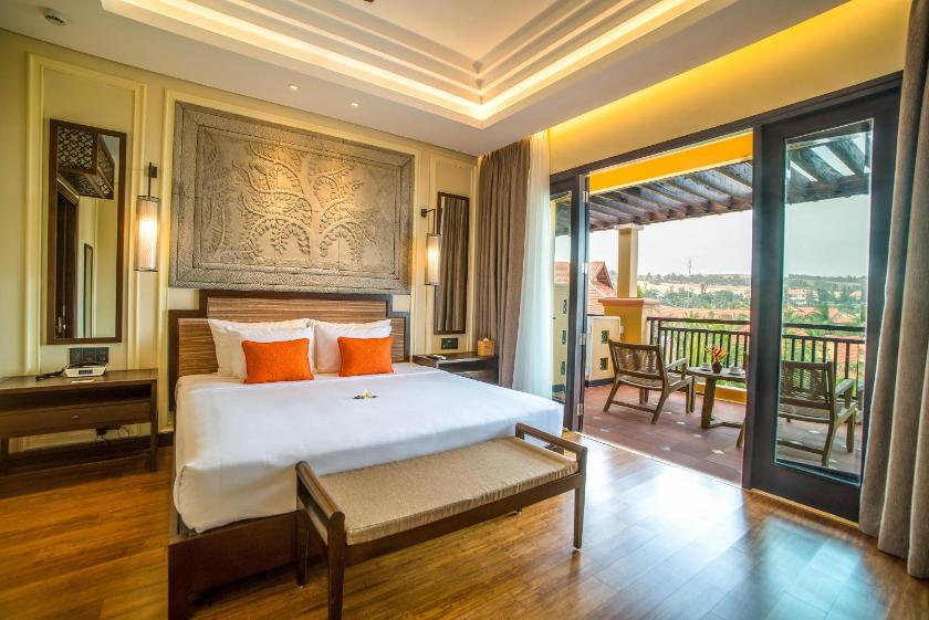 Suite Signature Có Ban Công Nhìn Ra Toàn Cảnh - Miễn Phí Minibar Trong Phòng Suite Signature Có Ban Công Nhìn Ra Toàn Cảnh - Miễn Phí Minibar Trong Phòng