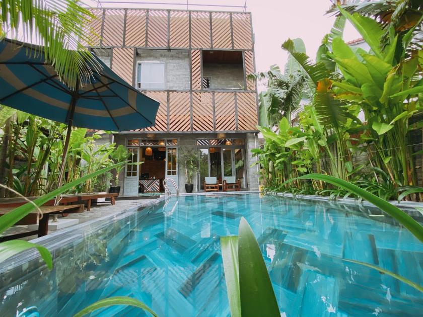 Suite Nhìn ra Hồ bơi Suite Nhìn ra Hồ bơi