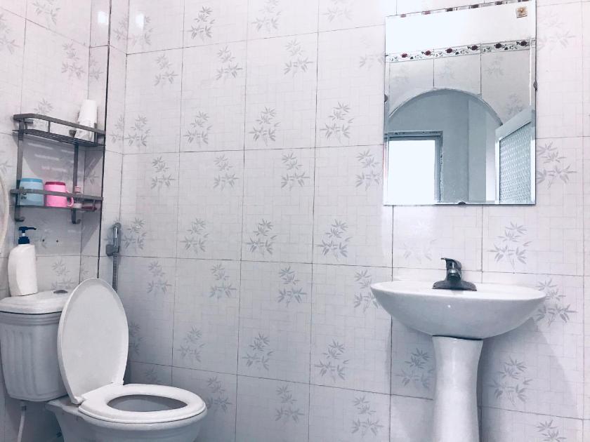 Phòng 3 Người Nhìn Ra Thành Phố