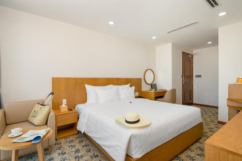 Phòng Superior Giường Đôi có Ban công và Nhìn ra Thành phố