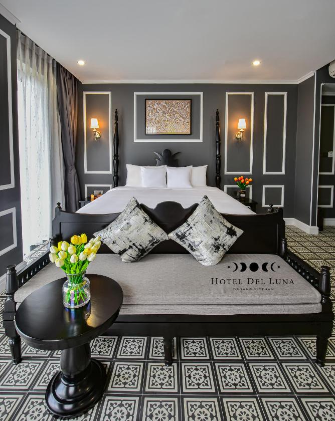 Suite Junior Có Ban Công Nhìn Ra Toàn Cảnh Thành Phố