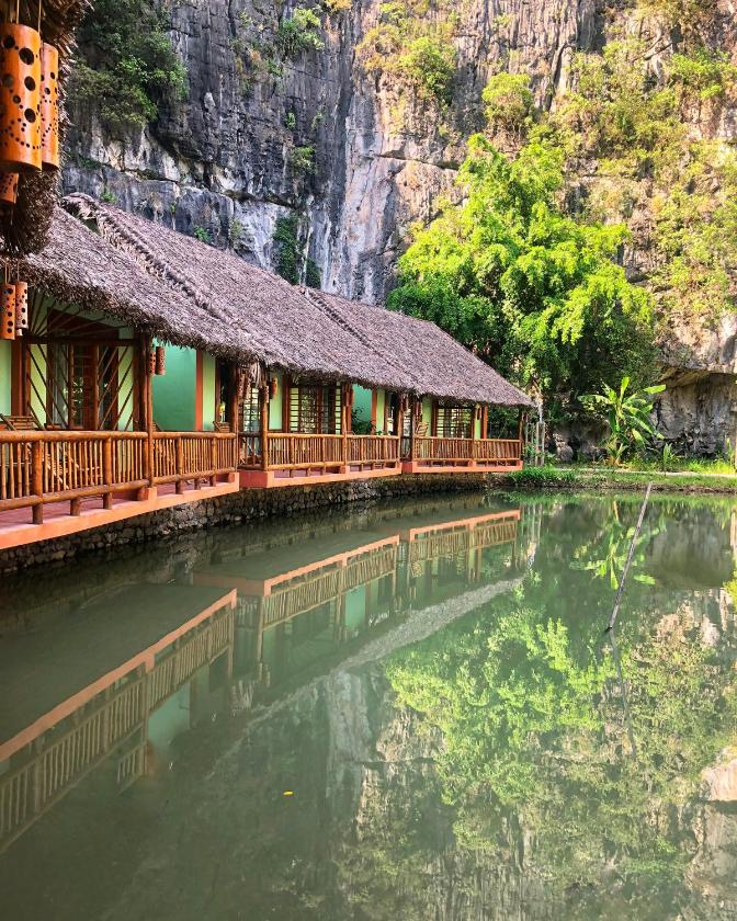 Phòng Deluxe Giường Đôi Có Ban Công