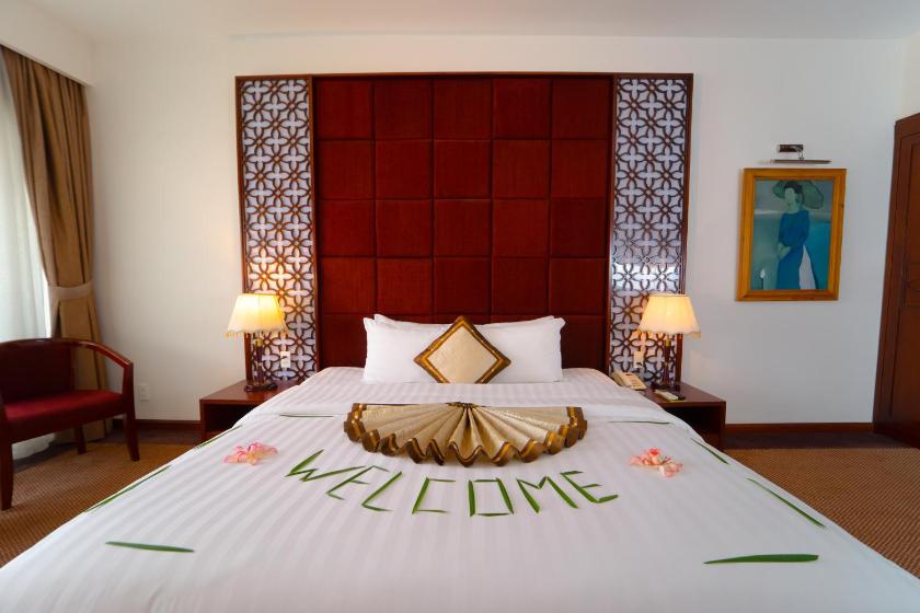 Suite Premier Nhìn Ra Sông