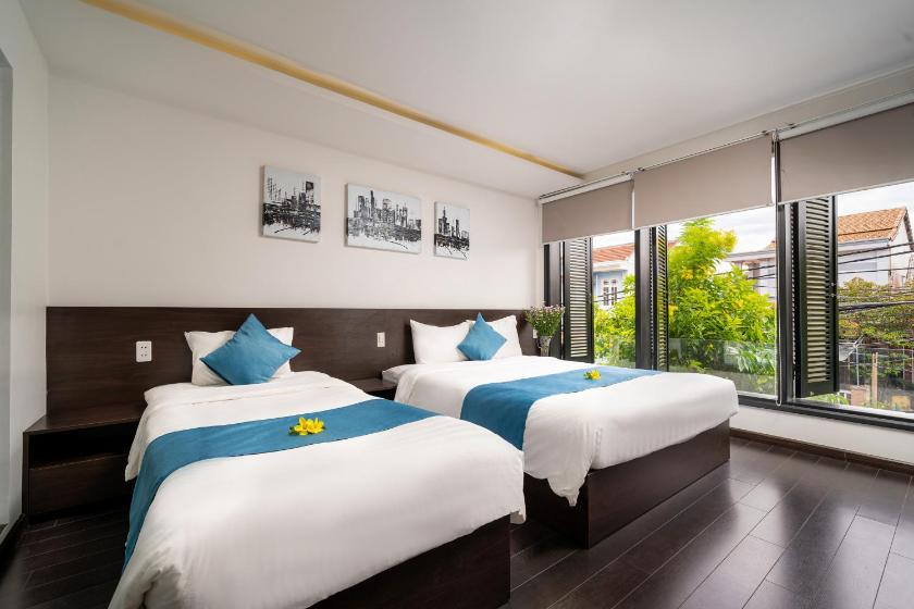 Phòng cho 3 người có Ban Công Phòng cho 3 người có Ban Công