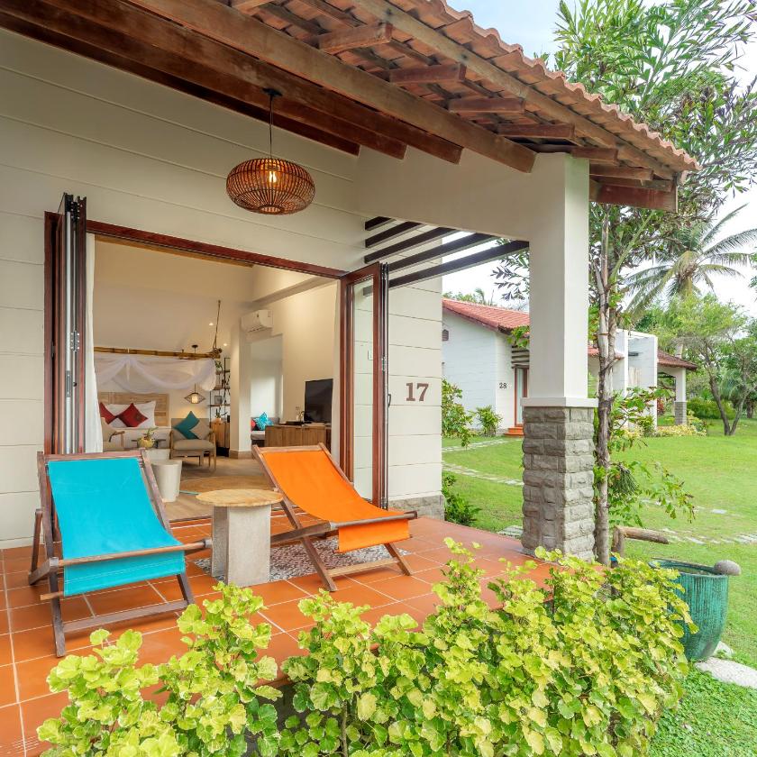 Seaview Bungalow with King Bed