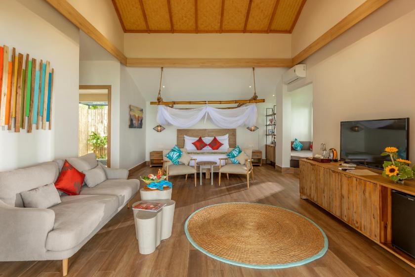 Seaview Bungalow with King Bed