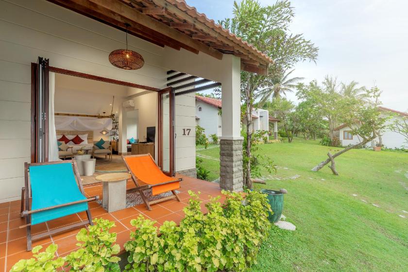 Seaview Bungalow with Two Single Beds