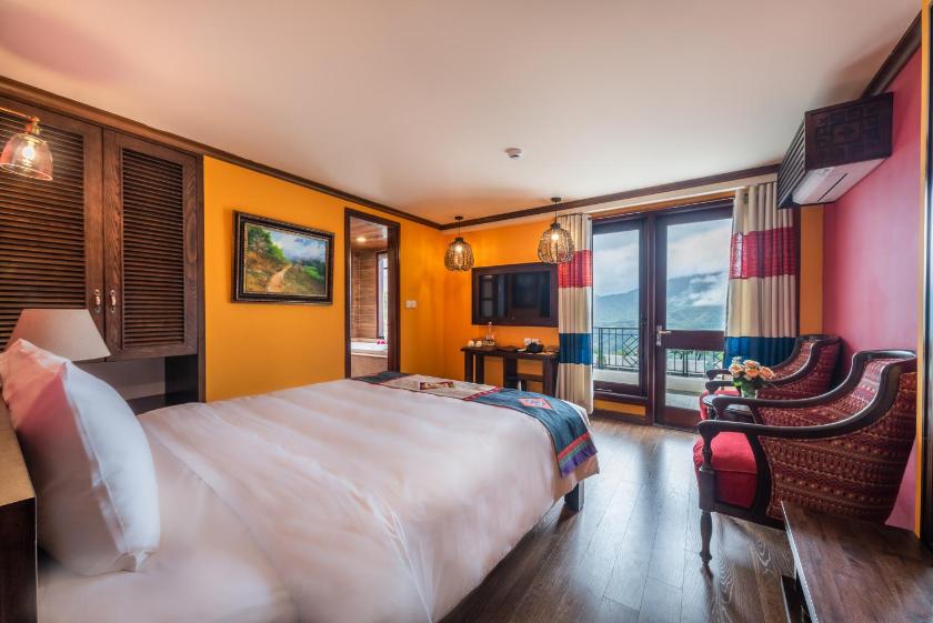 Phòng Giường Đôi Có Ban Công (2 Người Lớn + 1 Trẻ Em) Phòng Giường Đôi Có Ban Công (2 Người Lớn + 1 Trẻ Em)