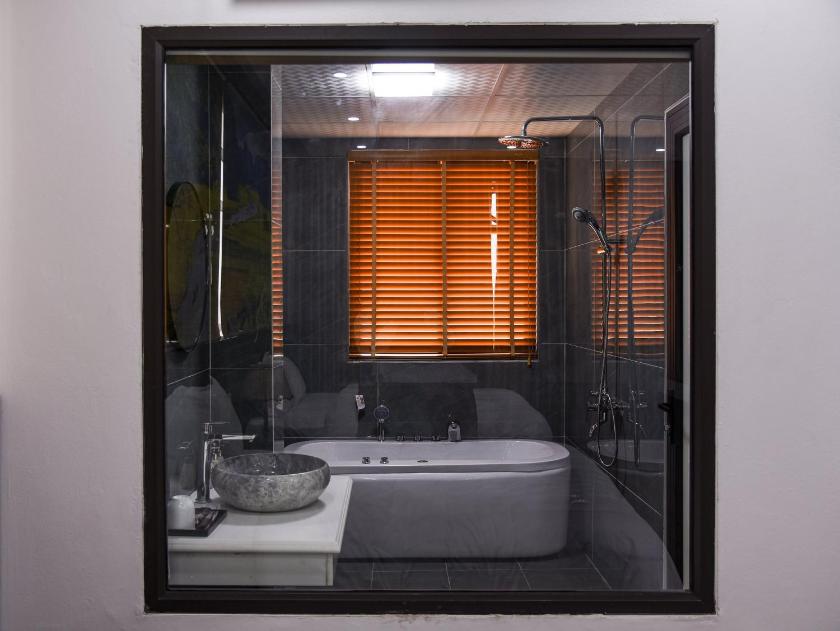 Phòng Có Giường Cỡ King Với Ban Công Phòng Có Giường Cỡ King Với Ban Công