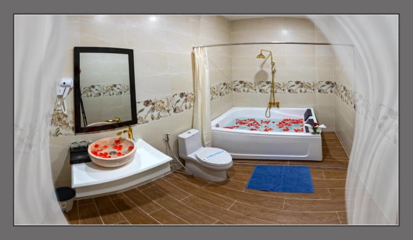 Suite Deluxe Có Giường Cỡ King