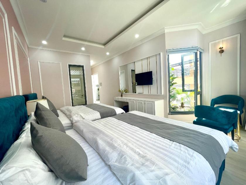 Phòng 4 Người Có Ban Công