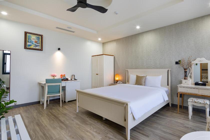 Phòng Có Giường Cỡ King Với Ban Công