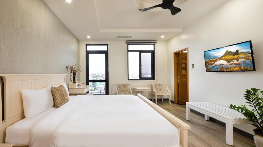 Phòng Có Giường Cỡ King Với Ban Công