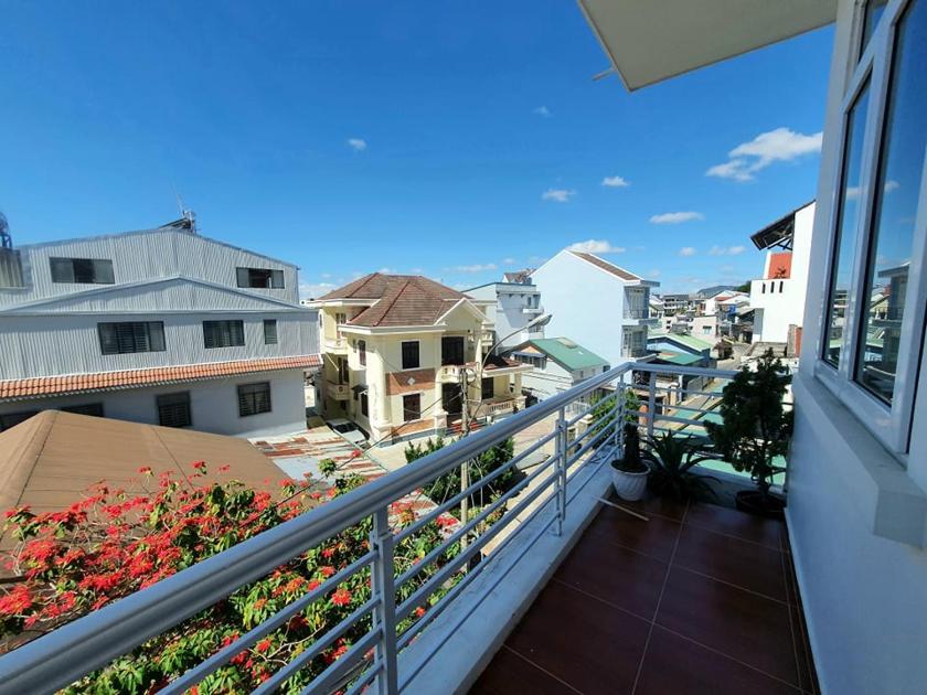 Phòng Deluxe Giường Đôi Có Ban Công Phòng Deluxe Giường Đôi Có Ban Công