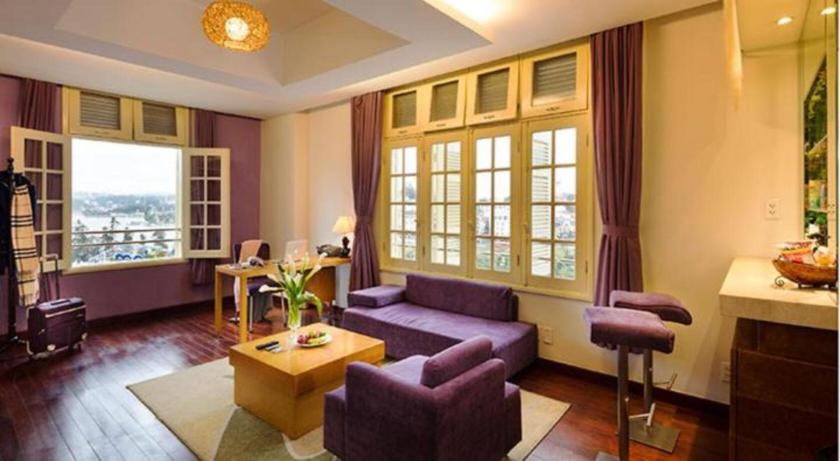 Suite Premium Có Giường Cỡ King Nhìn Ra Hồ Nước