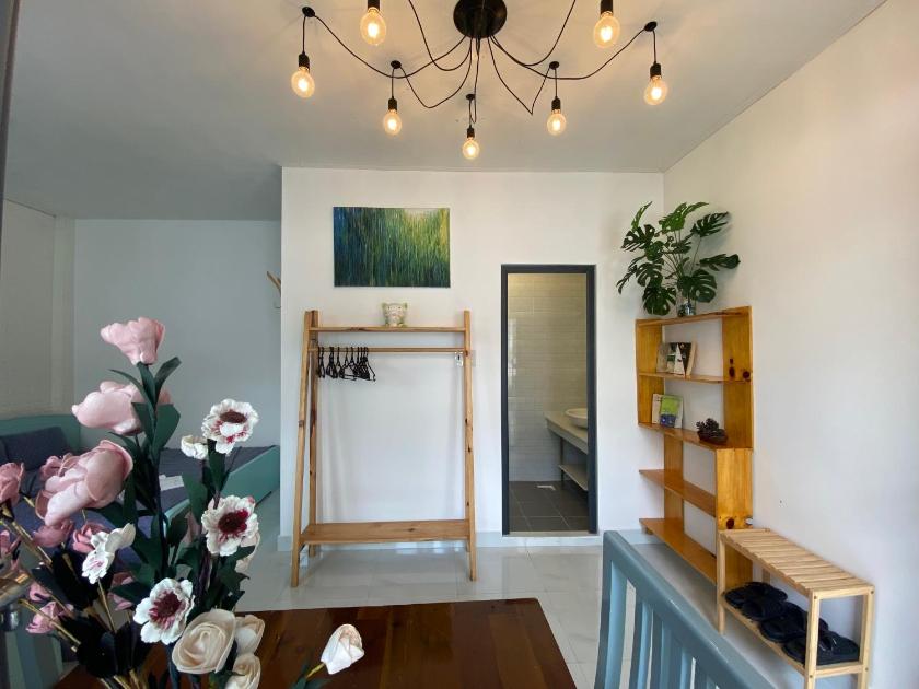 Phòng 4 người nhìn ra vườn Phòng 4 người nhìn ra vườn