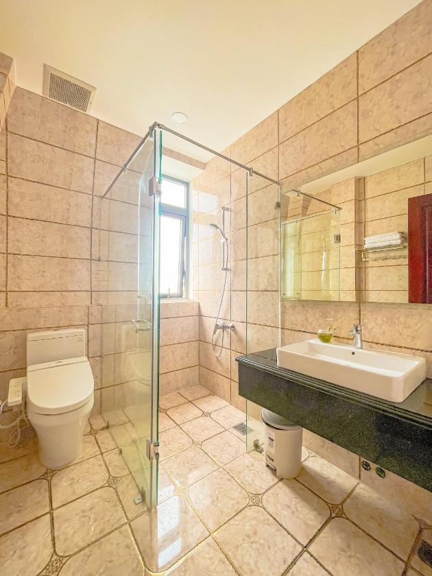 Phòng Deluxe Giường Đôi Có Ban Công