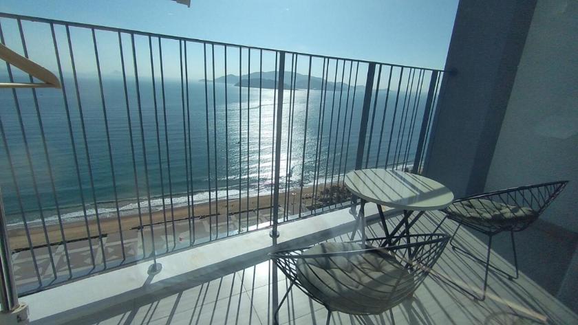 Two-Bedroom Deluxe Apartment with Ocean View